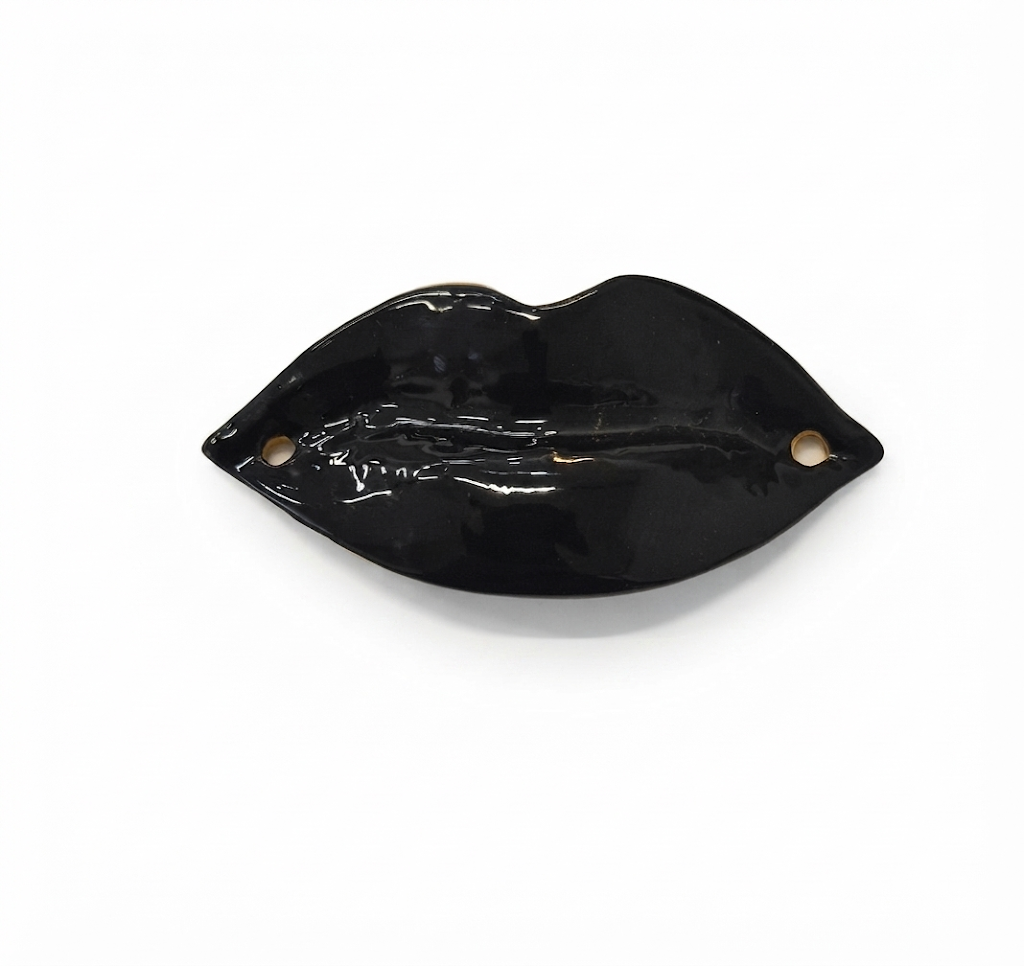 Centrali in zama Nickel Free smaltati (pack 1 pz.) le dimensioni sono comprensive di anellino.