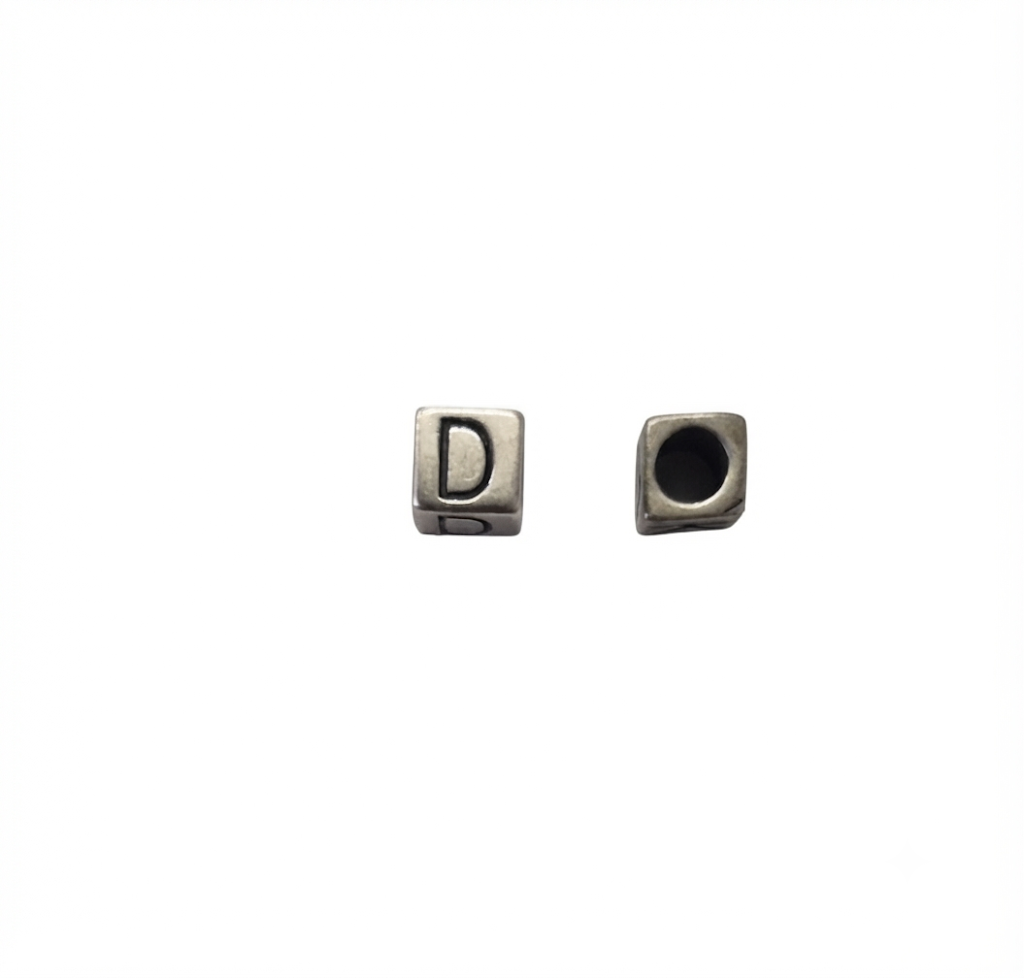 Lettere in zama a cubo mm. 6x6 con foro da mm. 4 col. argento antico (pack 1 pz.)