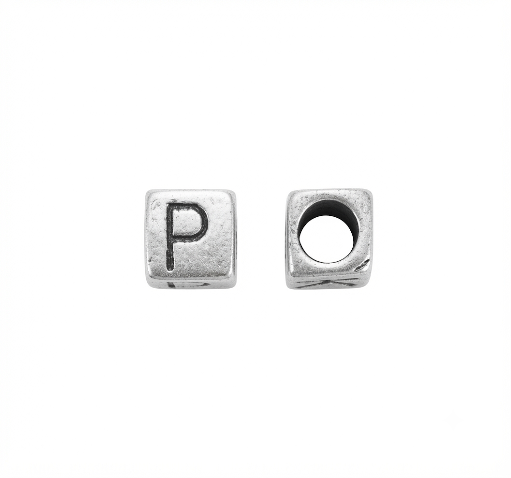 Lettere in zama a cubo mm. 6x6 con foro da mm. 4 col. argento antico (pack 1 pz.)