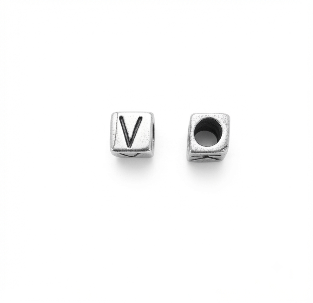 Lettere in zama a cubo mm. 6x6 con foro da mm. 4 col. argento antico (pack 1 pz.)